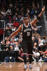 Jason Terry asking Barclays crowd to get loud vs Heat